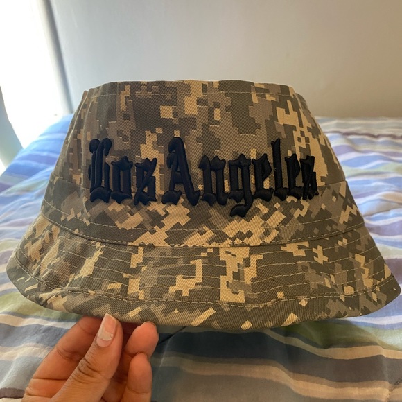 Los Ángeles Bucket Hat - Picture 1 of 8